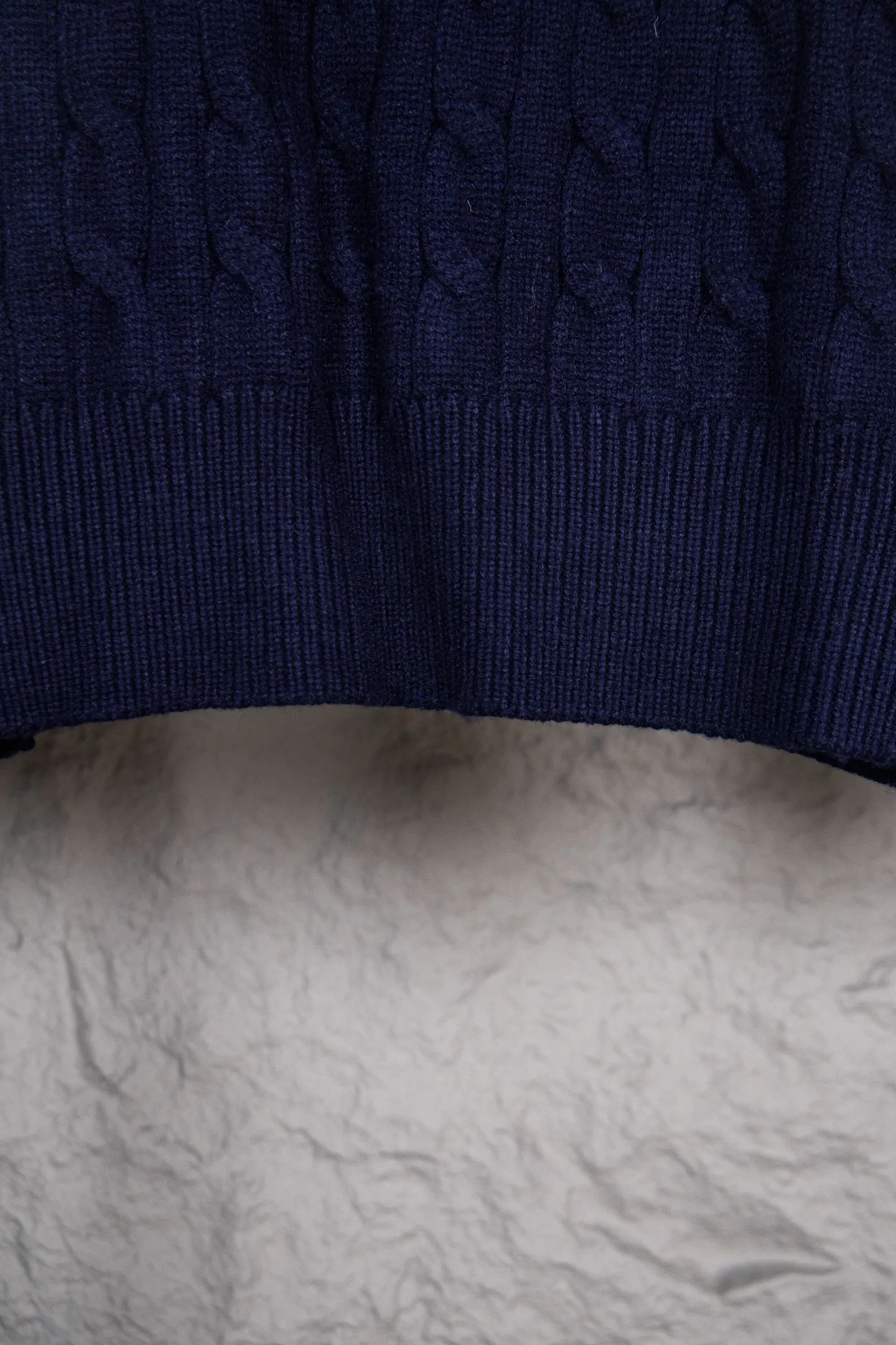 P240 Ralph Lauren 2025ss new twist sweater button cardigan. The fabric is made of imitation cashmere fabric. A full set of customized accessories. The highest version on the market. Color: Navy blue, black, white and gray. Size: S-XL.